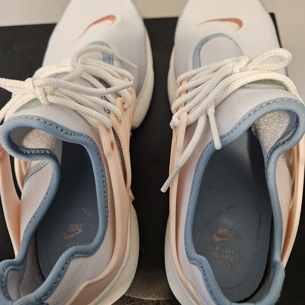 Nike Presto Running Shoes Iris Whisper Atmosphere Womens Size 8 (878068-504)